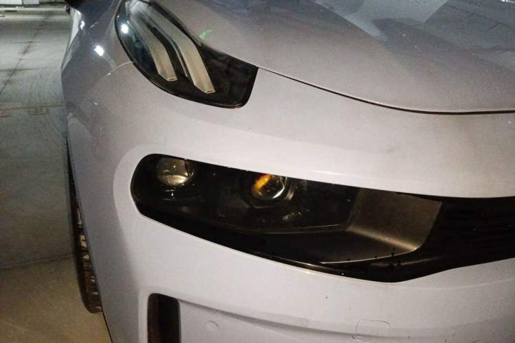 Used Lynk & Co 03 2019 2.0TD Automatic Jing Pro Edition Right Front Headlight