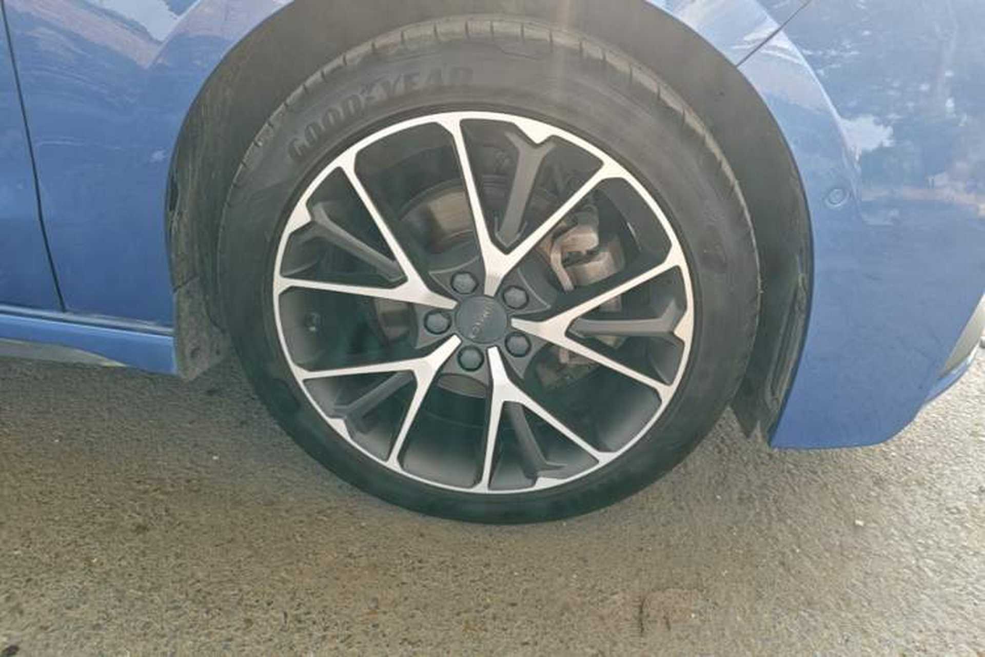 Used Lynk & Co 03 2019 1.5TD DCT JingPro Edition China VI Standard Right Front Wheel Hub