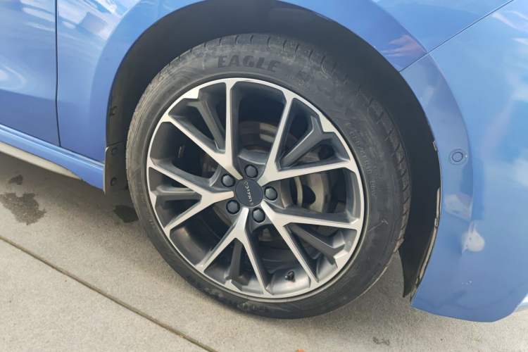 Used Lynk & Co 03 2019 1.5TD DCT JingPro Edition China VI Standard Right Front Wheel Hub