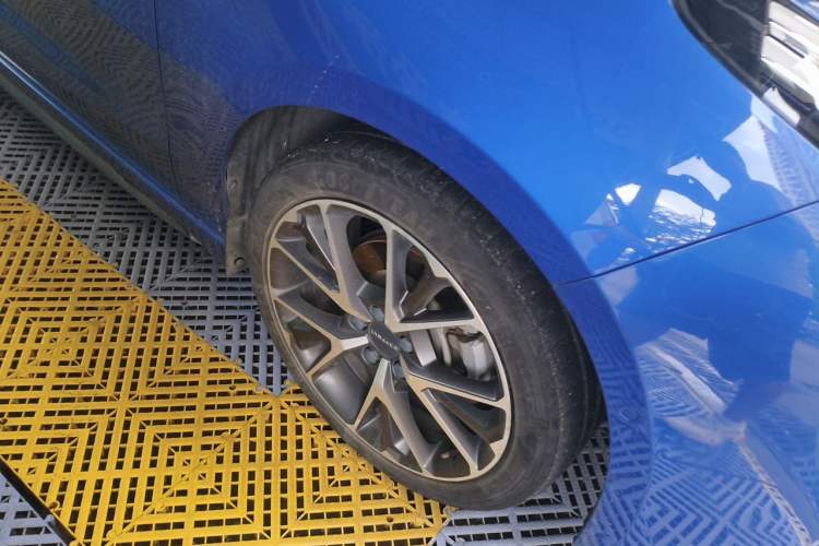 Used Lynk & Co 03 2019 1.5TD DCT JingPro Edition China VI Standard Right Front Wheel Hub