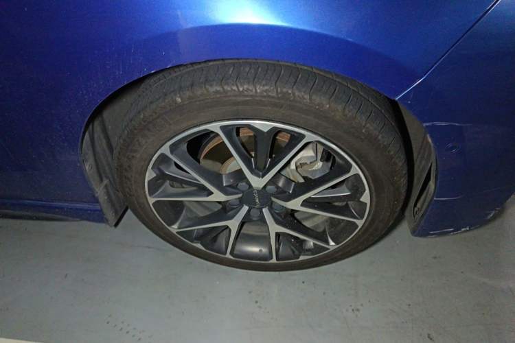 Used Lynk & Co 03 2019 1.5TD DCT JingPro Edition China VI Standard Right Front Wheel Hub