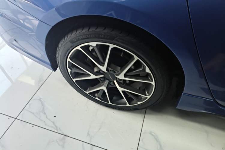 Used Lynk & Co 03 2019 1.5TD DCT JingPro Edition China VI Standard Right Rear Wheel Hub