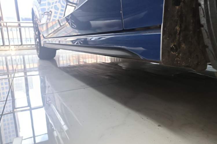 Used Lynk & Co 03 2019 1.5TD DCT JingPro Edition China VI Standard Right Side Sill