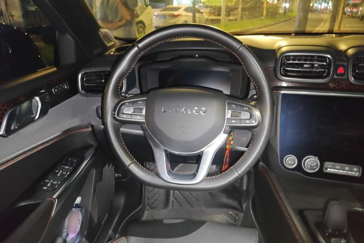Used Lynk & Co 03 2019 2.0TD Automatic Jing Pro Edition Steering Wheel