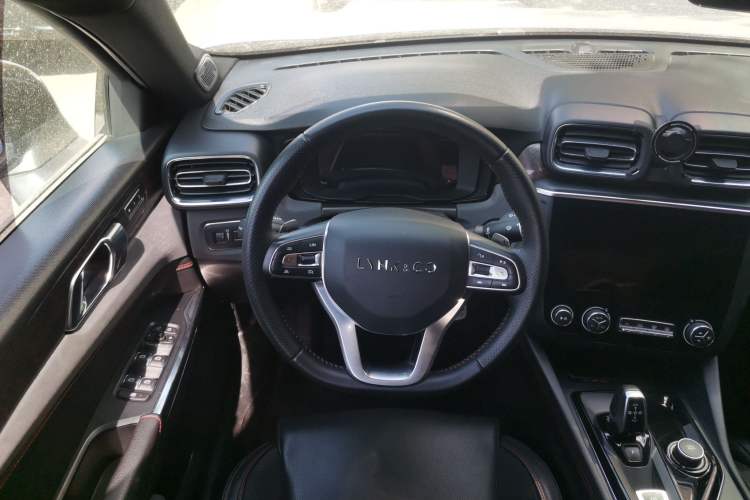 Used Lynk & Co 03 2019 2.0TD Automatic Jing Pro Edition Steering Wheel