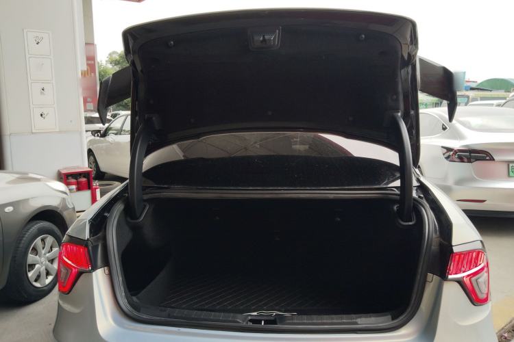 Used Lynk & Co 03 2019 1.5TD DCT JingPro Edition China VI Standard Trunk