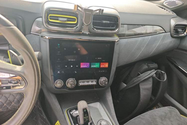 Used Lynk & Co 03 2019 03+ 2.0TD Automatic Performance Package Version Audio And AC Panel