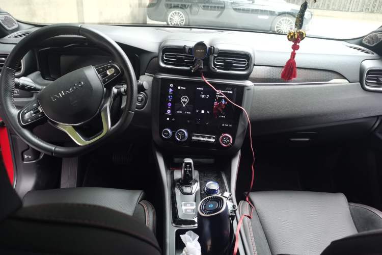Used Lynk & Co 03 2019 2.0TD Automatic Jing Pro Edition Center Console