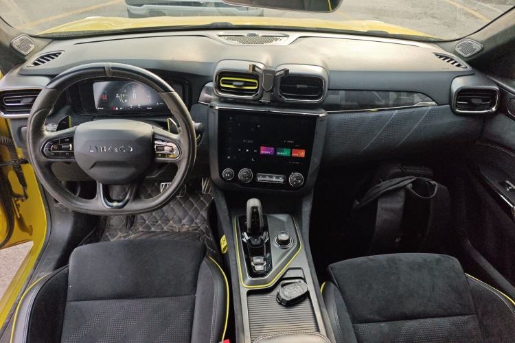 Used Lynk & Co 03 2019 03+ 2.0TD Automatic Performance Package Version Center Console