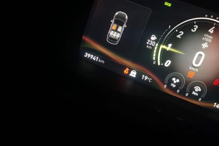Used Lynk & Co 03 2019 03+ 2.0TD Automatic Wind-Chasing Edition Odometer Close Up