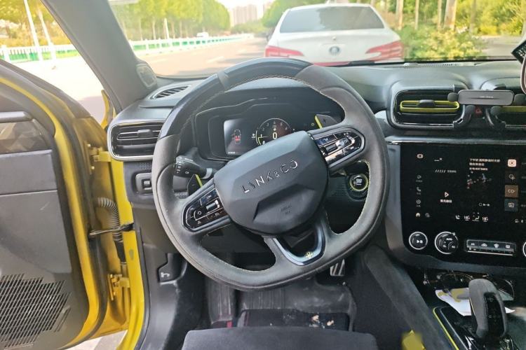 Used Lynk & Co 03 2019 03+ 2.0TD Automatic Wind-Chasing Edition Steering Wheel