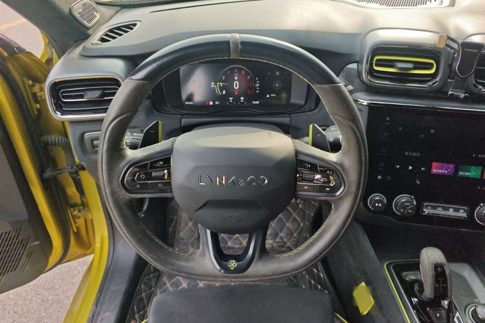 Used Lynk & Co 03 2019 03+ 2.0TD Automatic Performance Package Version Steering Wheel