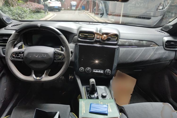 Used Lynk & Co 03 2019 03+ 2.0TD Automatic Wind-Chasing Edition Center Console