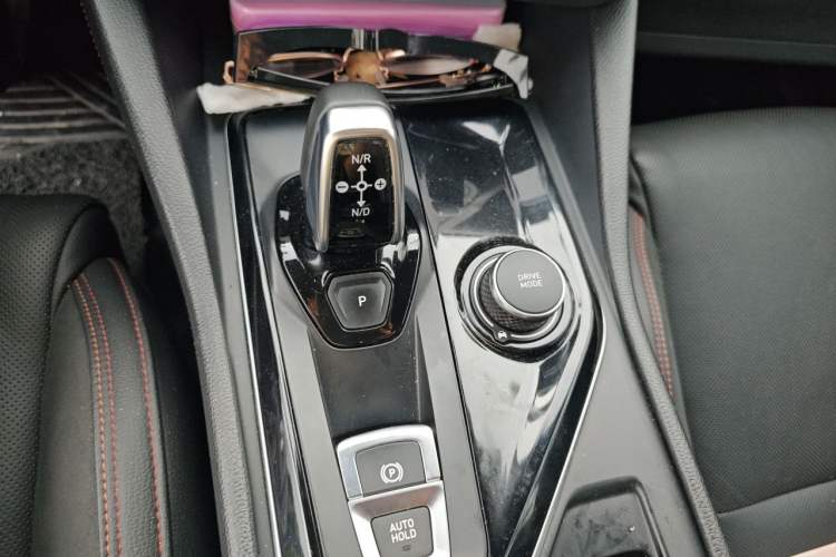 Used Lynk & Co 03 2019 1.5TD DCT JingPro Edition China VI Standard Gear Lever