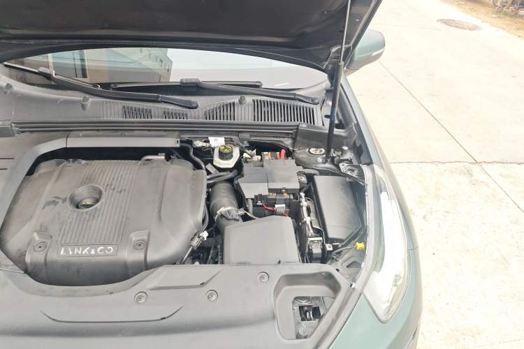 Used Lynk & Co 03 2019 2.0TD Automatic Jing Pro Edition Engine Bay Left