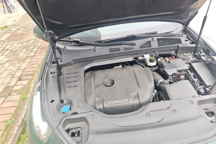 Used Lynk & Co 03 2019 2.0TD Automatic Jing Pro Edition Engine Bay Right