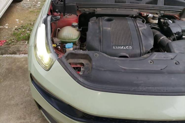 Used Lynk & Co 03 2019 1.5TD DCT JingPro Edition China VI Standard Engine Bay Right