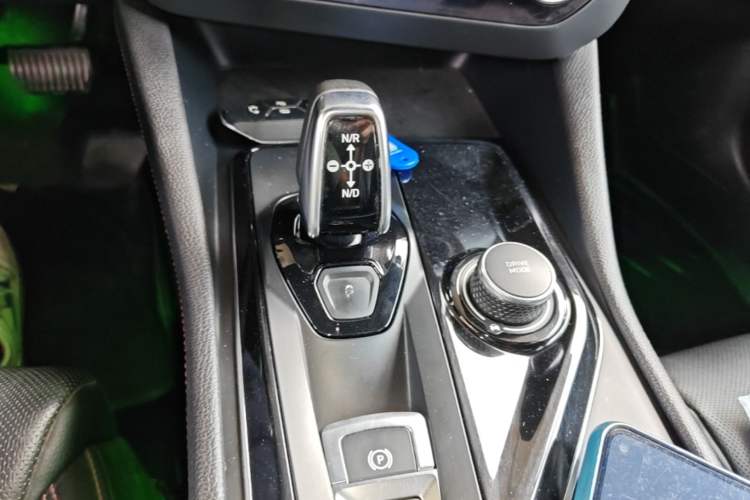 Used Lynk & Co 03 2019 1.5TD DCT JingPro Edition China VI Standard Gear Lever