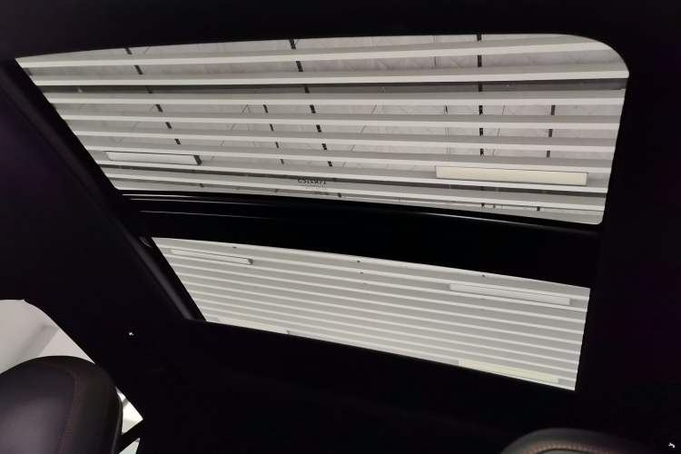 Used Lynk & Co 03 2019 1.5TD DCT JingPro Edition China VI Standard Headliner