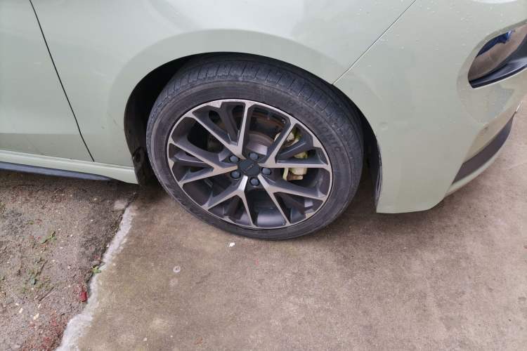 Used Lynk & Co 03 2019 1.5TD DCT JingPro Edition China VI Standard Right Front Wheel Hub