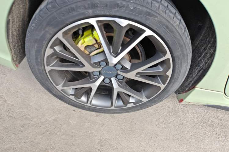 Used Lynk & Co 03 2019 1.5TD DCT JingPro Edition China VI Standard Right Rear Wheel Hub