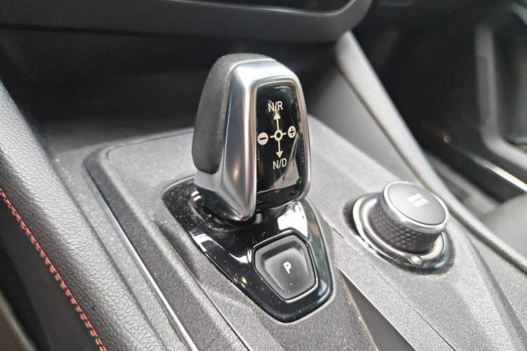 Used Lynk & Co 03 2019 2.0TD Automatic Jing Pro Edition Gear Lever