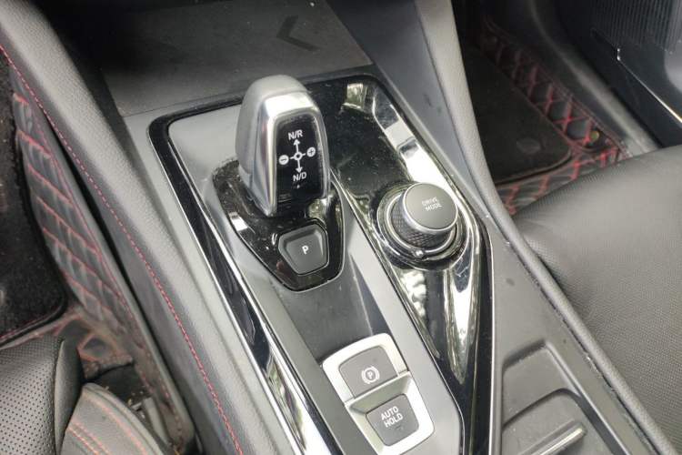 Used Lynk & Co 03 2019 1.5TD DCT JingPro Edition China VI Standard Gear Lever
