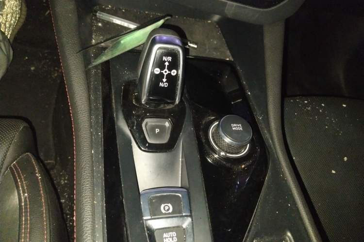 Used Lynk & Co 03 2019 1.5TD DCT JingPro Edition China VI Standard Gear Lever