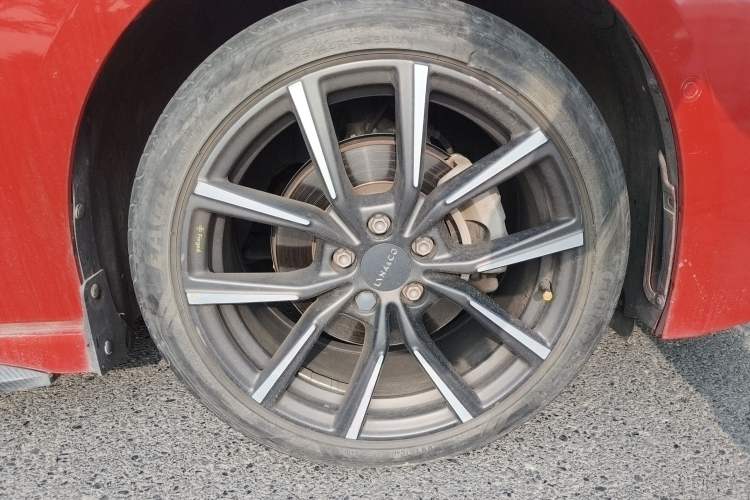 Used Lynk & Co 03 2019 1.5TD DCT JingPro Edition China VI Standard Right Front Wheel Hub