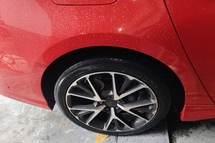 Used Lynk & Co 03 2019 2.0TD Automatic Jing Pro Edition Right Rear Wheel Hub