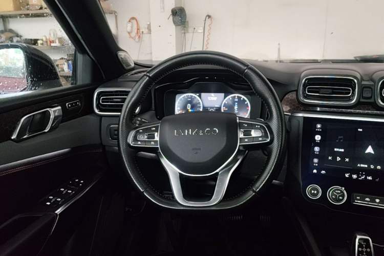 Used Lynk & Co 03 2019 2.0TD Automatic Jing Pro Edition Steering Wheel