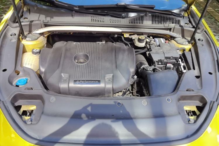 Used Lynk & Co 03 2019 03+ 2.0TD Automatic Performance Package Version Engine Bay