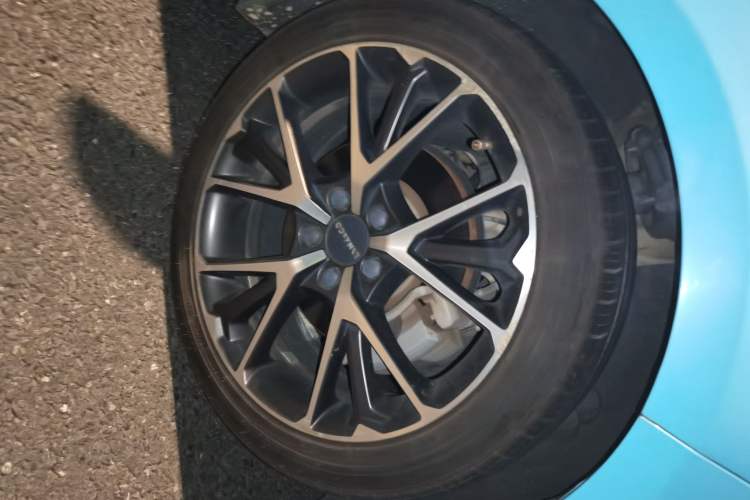 Used Lynk & Co 03 2019 1.5TD DCT JingPro Edition China VI Standard Right Front Wheel Hub