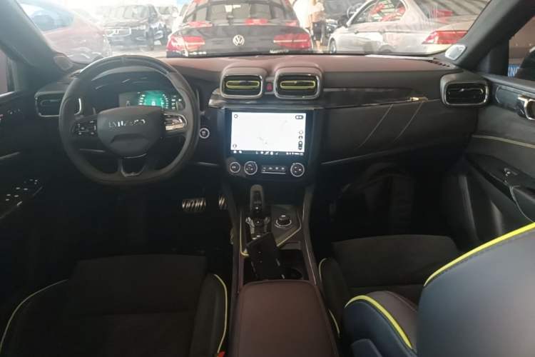 Used Lynk & Co 03 2019 03+ 2.0TD Automatic Wind-Chasing Edition Center Console