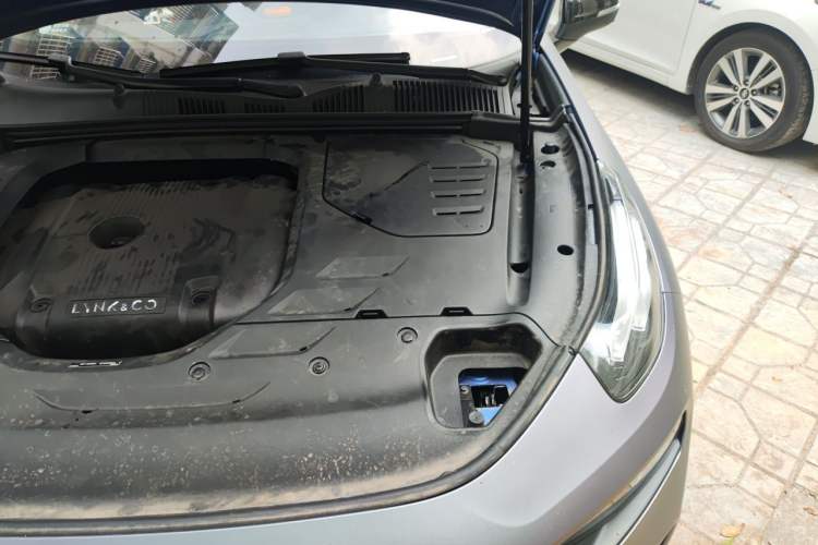Used Lynk & Co 03 2019 2.0TD Automatic Jing Pro Edition Engine Bay Left