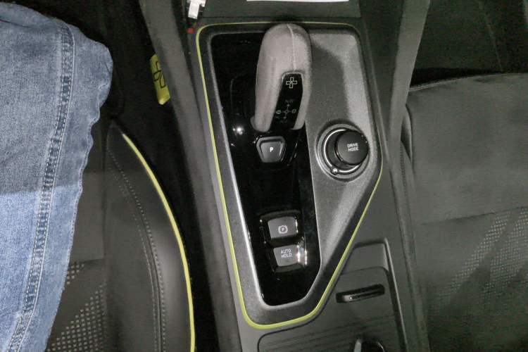 Used Lynk & Co 03 2019 03+ 2.0TD Automatic Wind-Chasing Edition Gear Lever