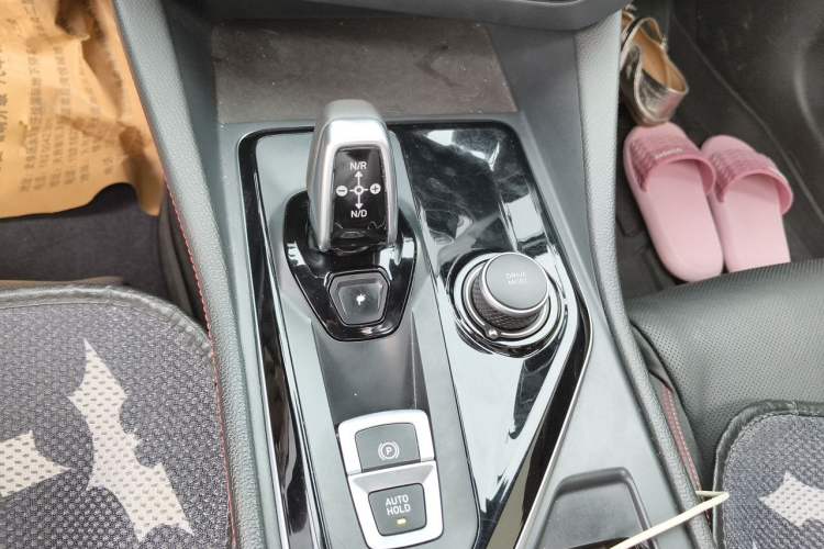 Used Lynk & Co 03 2019 1.5TD DCT JingPro Edition China VI Standard Gear Lever