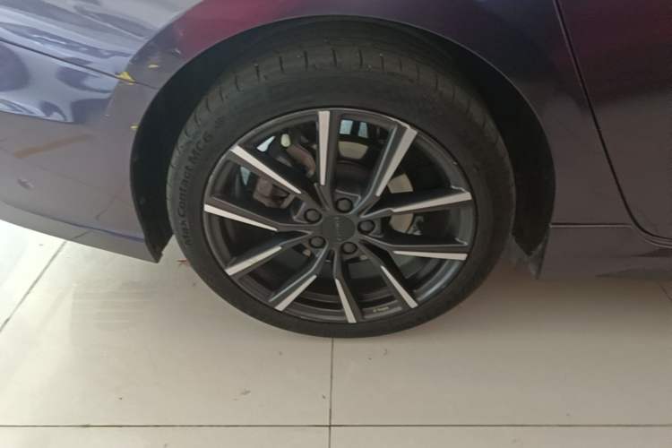 Used Lynk & Co 03 2019 03+ 2.0TD Automatic Wind-Chasing Edition Right Rear Wheel Hub