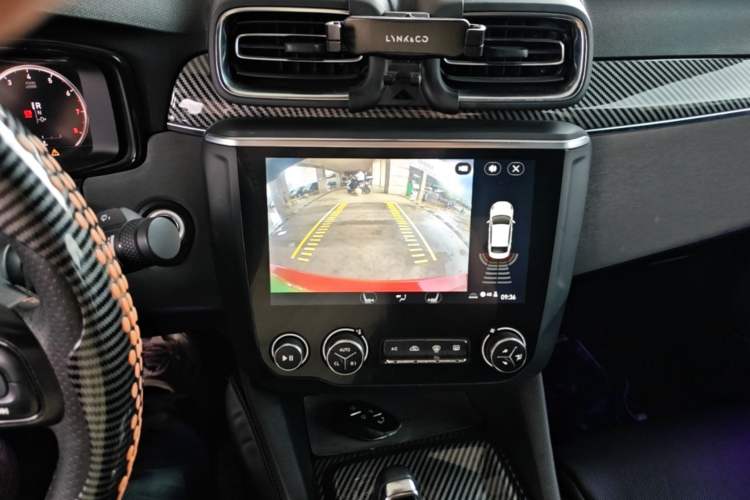 Used Lynk & Co 03 2019 1.5TD DCT Sport Edition China VI Standard Audio And AC Panel