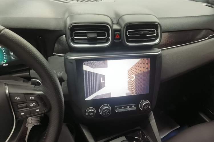 Used Lynk & Co 03 2019 1.5TD DCT Sport Edition China VI Standard Audio And AC Panel