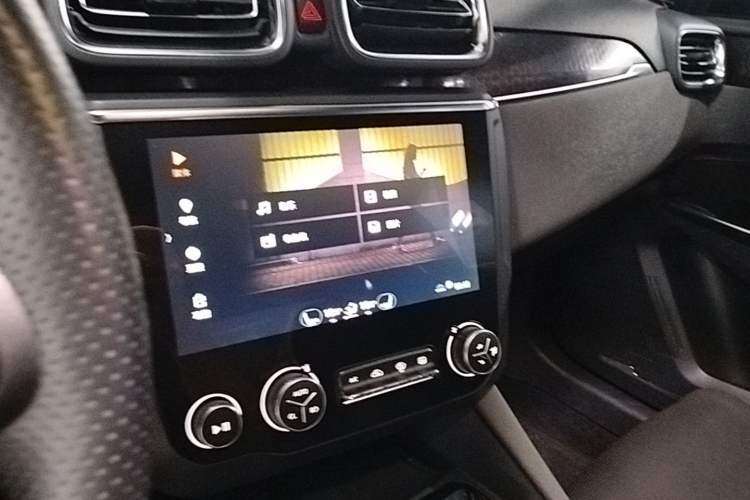 Used Lynk & Co 03 2019 2.0TD Automatic Trend Edition Audio And AC Panel
