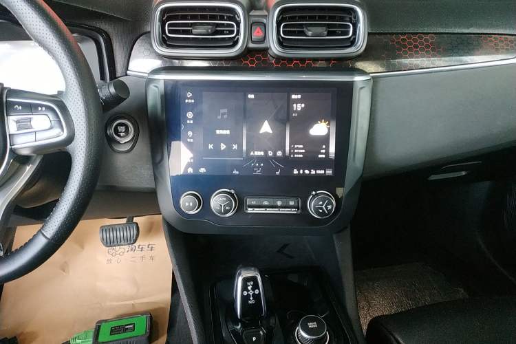 Used Lynk & Co 03 2019 1.5TD DCT JingPro Edition China VI Standard Audio And AC Panel