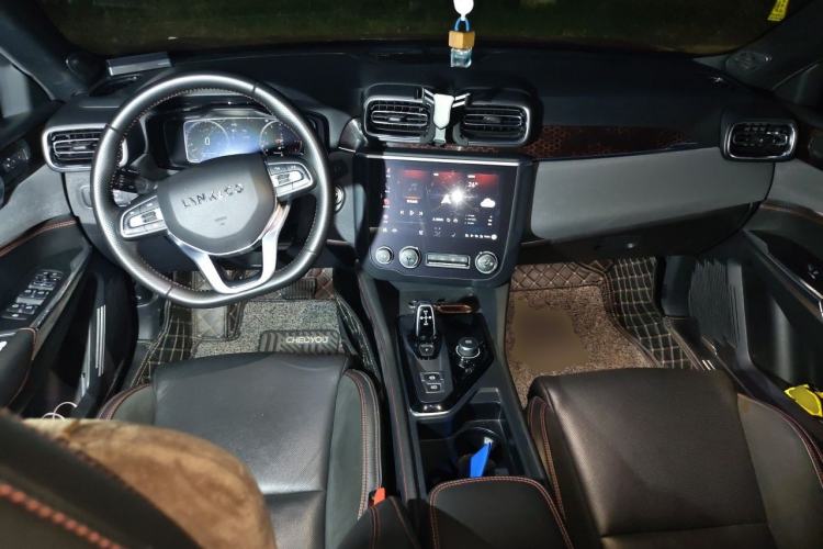 Used Lynk & Co 03 2019 2.0TD Automatic Jing Pro Edition Center Console