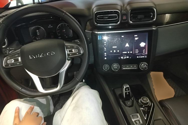 Used Lynk & Co 03 2019 2.0TD Automatic Jing Pro Edition Center Console