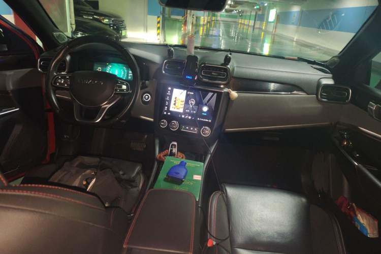 Used Lynk & Co 03 2019 2.0TD Automatic Jing Pro Edition Center Console