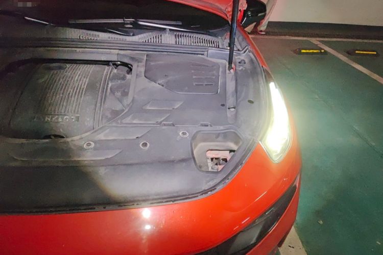 Used Lynk & Co 03 2019 1.5TD DCT JingPro Edition China VI Standard Engine Bay Left