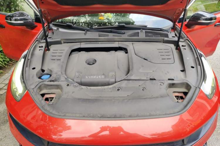 Used Lynk & Co 03 2019 2.0TD Automatic Jing Pro Edition Engine Bay