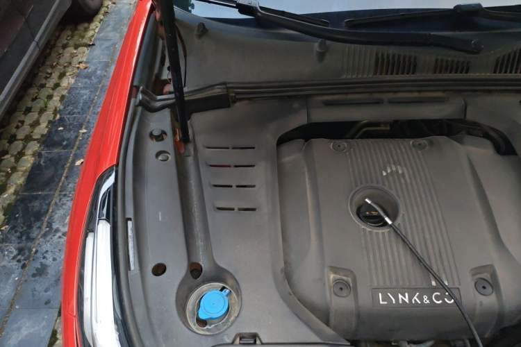 Used Lynk & Co 03 2019 2.0TD Automatic Jing Pro Edition Engine Bay Right