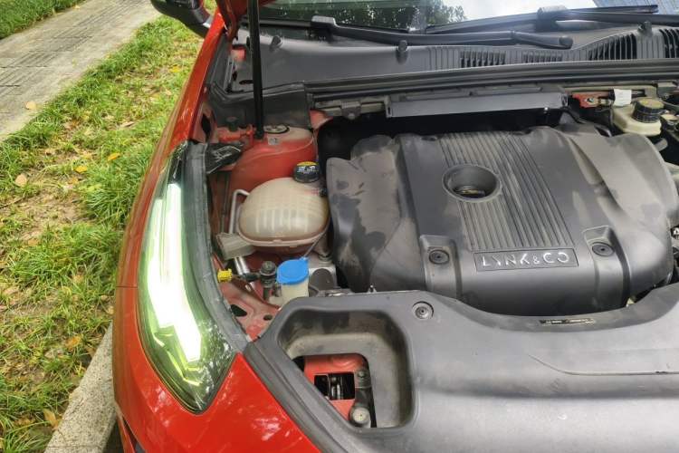 Used Lynk & Co 03 2019 2.0TD Automatic Trend Edition Engine Bay Right