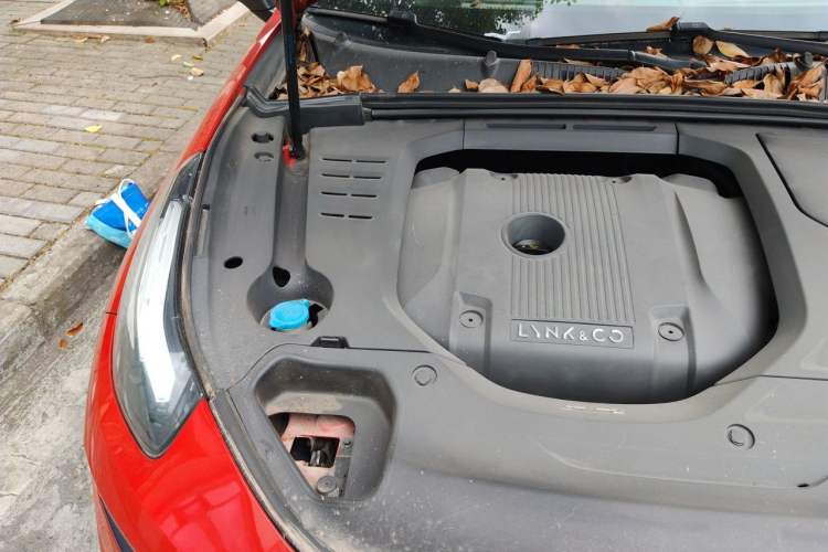 Used Lynk & Co 03 2019 2.0TD Automatic Trend Edition Engine Bay Right